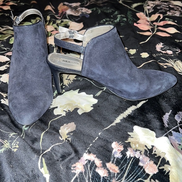 Alfani navy heels - Picture 2 of 4